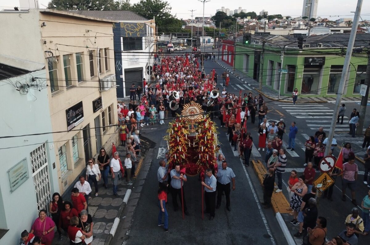 Procissão de Pentecostes da Festa do Divino Espírito Santo de Mogi das Cruzes